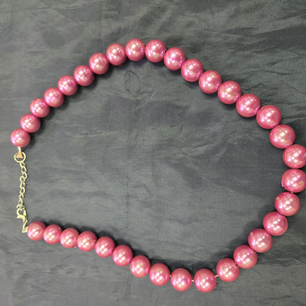 Elegant Pink Beaded Necklace